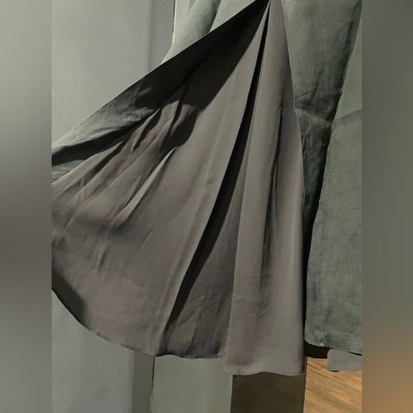 Linen sage green with grey chiffon layer top. Used. Size medium - Picture 4 of 6